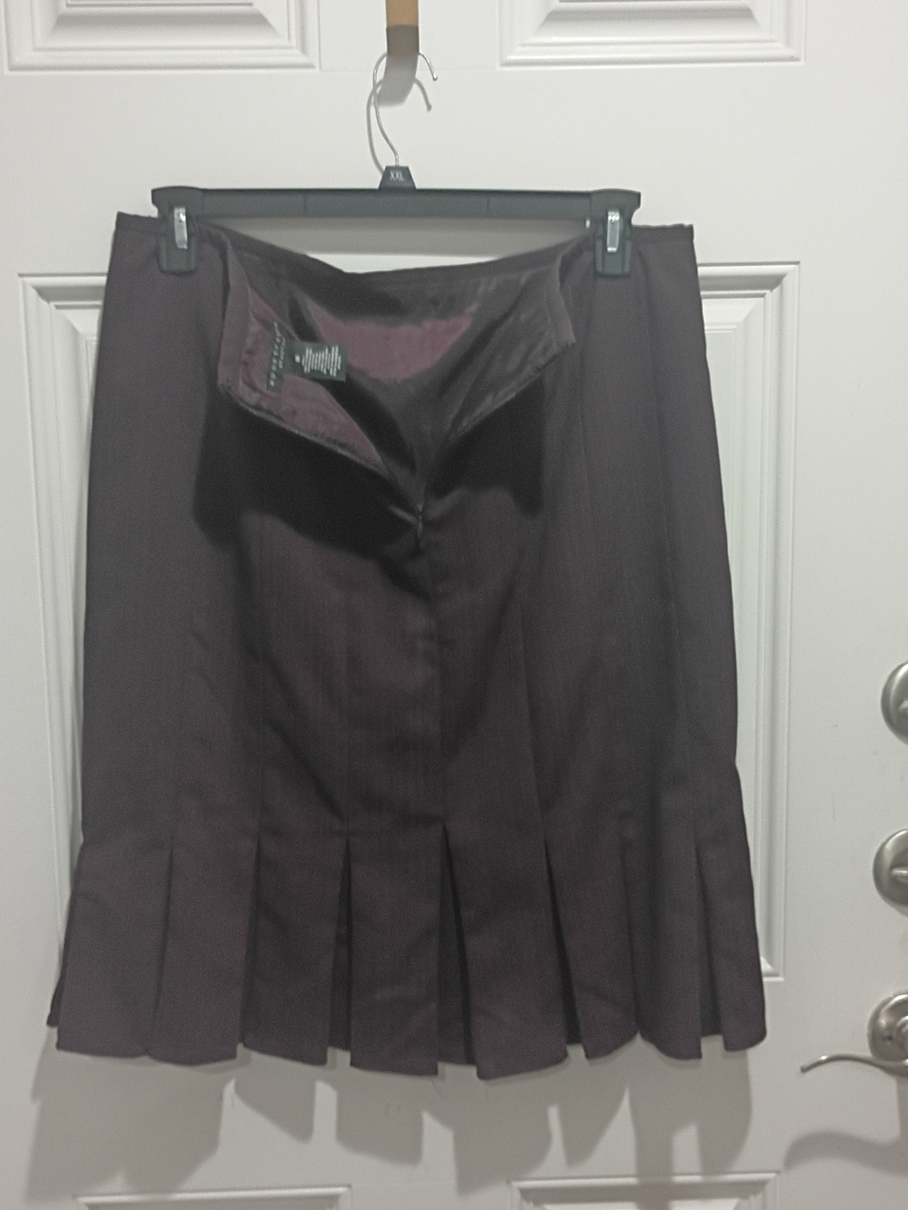 Apostrophé Stretch Women's Pleated Knee-Length Skirt in Brown 14